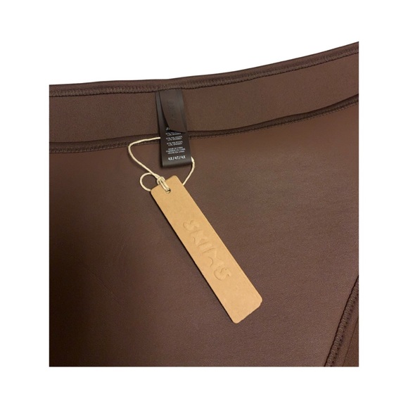 SKIMS 🌸Rubberized🌸 Scuba Swim Cocoa Bottoms - Picture 5 of 11